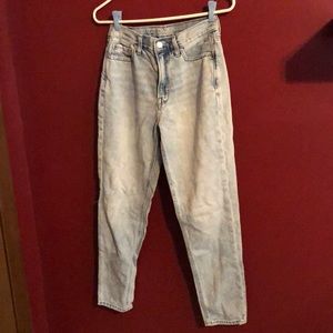 American eagle “mom” jeans